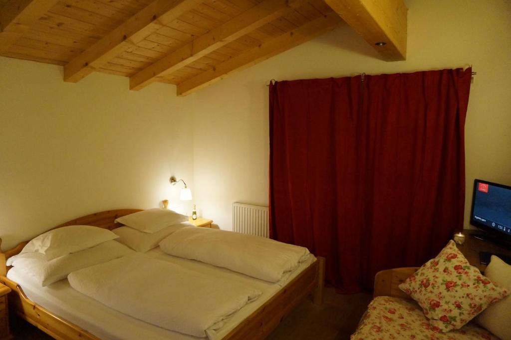 Haus Senoner Bed & Breakfast Kitzbuhel Room photo